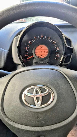 Toyota Aygo 2017   Doar 35.400 km   Stare excelentă - imagine 6