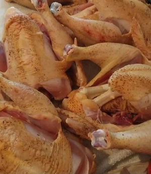 Pui și găini albe de carne crecute natural și livrate direct la domiciliul clientului - imagine 3