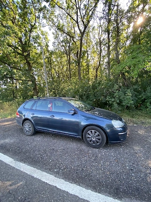 vând golf 5 2009 break întreținut super ok făcut schimburi la timp 1'9 tdi actele valabil2400 e neg  - imagine 7