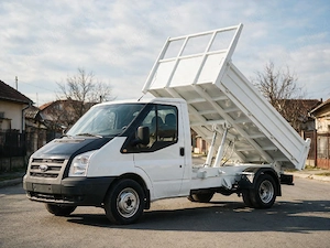 Transport cu basculantă Ford Transit.