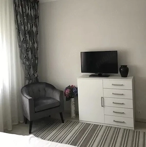 centru PIATRA NEAMT chirie un apartament decomandat cu 2 camere - imagine 3
