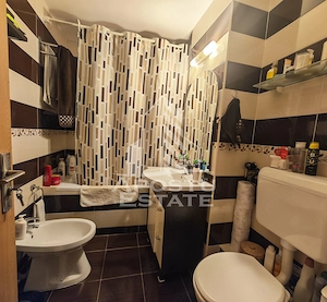 Apartament de vanzare cu 3 camere si 2 bai, decomandat, zona Lipovei - imagine 12