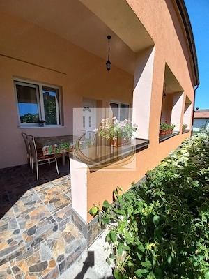 Apartament spațios la casă, curte & parcare – zona Mehala - imagine 8