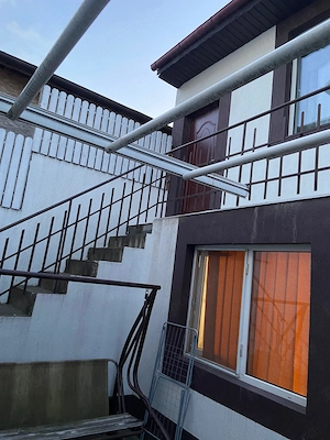 Inchiriez apartament cu doua camere zona Apusului