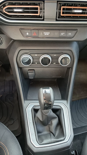 Vand Dacia Sandero Stepway Extreme 2023 cutie automata, doar 3400 km la bord - imagine 8