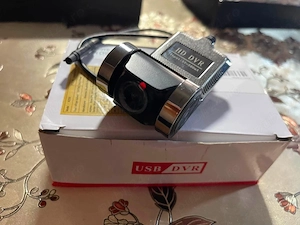 Schimb navigație cu camera de spate și cu camera de față