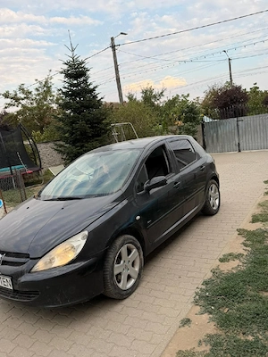dezmembrez Peugeot 307 1.6hdi - imagine 2
