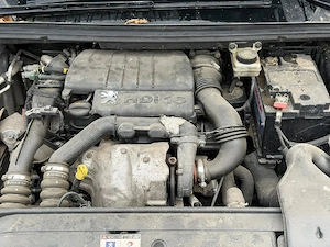 dezmembrez Peugeot 307 1.6hdi