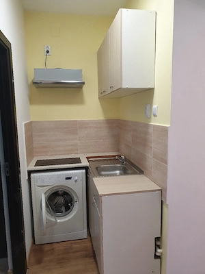proprietar: Închiriez apartament 2 camere, ultra-central pe termen lung - imagine 3