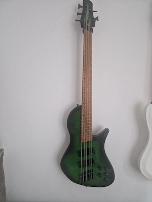 Vând chitara bass Harley Benton MSB-5 ESP