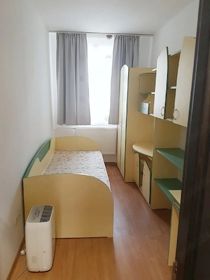 proprietar: Închiriez apartament 2 camere, ultra-central pe termen lung - imagine 6