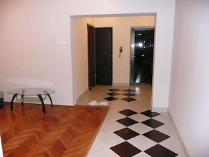 ofer spre inchiriere apartament cu 3 camere complet mobilat in Slatina jud. Olt, zona ultracentrala. - imagine 2