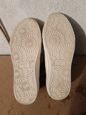 adidași damă NR 38 ( nu trimit prin curier )