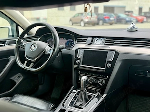 VW Passat B8 Variant Highline 2.0 BiTDI 240 CP 4Motion DSG   2016 - imagine 5