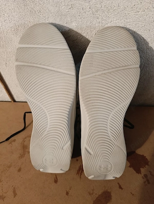 adidași bărbați NR 45 ( nu trimit prin curier )