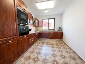 Duplex spațios cu 3 dormitoare, curte de 250 mp și parcare proprie. - imagine 4