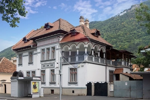 Resedinta istorica de inchiriat | 9 camere | Zona Istorica Brasov