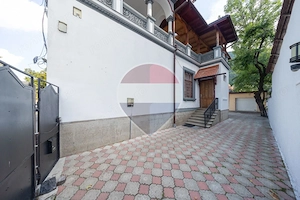 Resedinta istorica de inchiriat | 9 camere | Zona Istorica Brasov - imagine 17