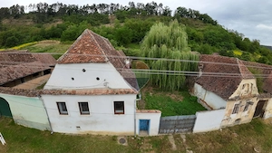 Casă de vânzare în Valchid – proprietate cu potențial - imagine 12