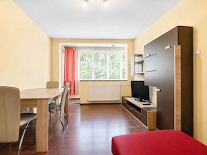 Apartament spatios de închiriat cu 3 camere - zona Iosefin / Piata Iuliu Maniu