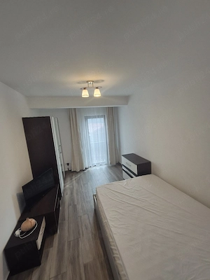 închiriez apartament cu 2camere 