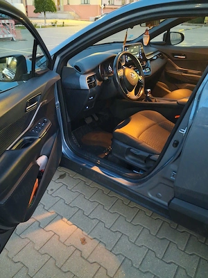 Vând Toyota C-HR, an fabricație 2020, 1.8 Hybrid, cutie automată, 63.448 km. - imagine 6