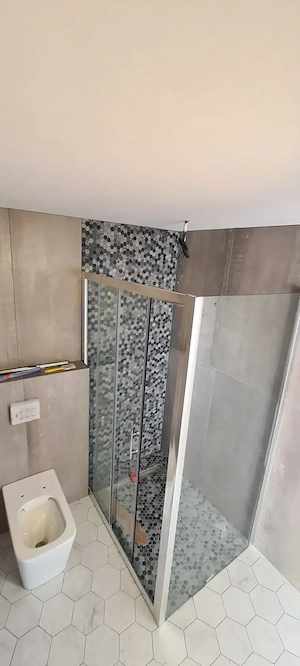 Proprietar, vând teren și clădire funcțională  - imagine 5
