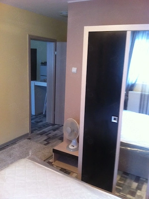Particular vand apartament doua camere zona superba ( Piateta Favorit) - imagine 10