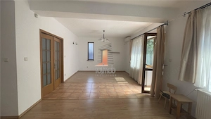 Vila Tei, 8 camere, 320 mp utili, curte libera 150 mp - imagine 3