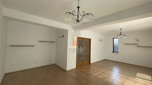 Vila Tei, 8 camere, 320 mp utili, curte libera 150 mp - imagine 2