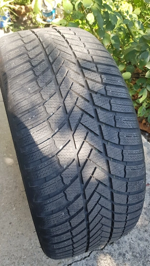 Vând cauciuc Bridgestone Blizzak 245/40 R19 - imagine 2
