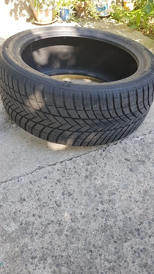 Vând cauciuc Bridgestone Blizzak 245/40 R19 - imagine 4