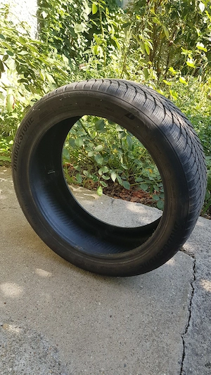 Vând cauciuc Bridgestone Blizzak 245/40 R19 - imagine 3
