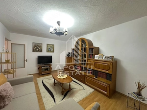 Apartament 3 camere zona Miorita - imagine 2
