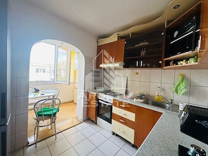 Apartament 3 camere zona Miorita - imagine 4