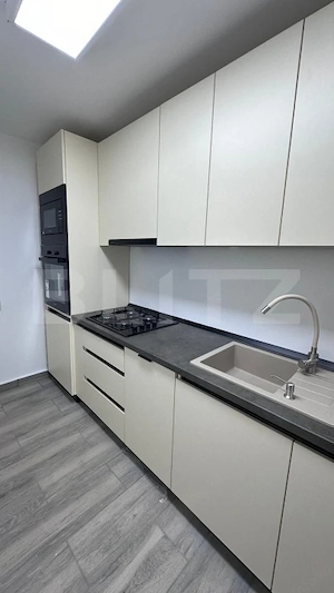 Apartament cu 4 camere, 78 mp, zona Cornișa - imagine 2