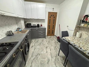 Apartament cu 3 camere, 58 mp, zona Nord - imagine 10