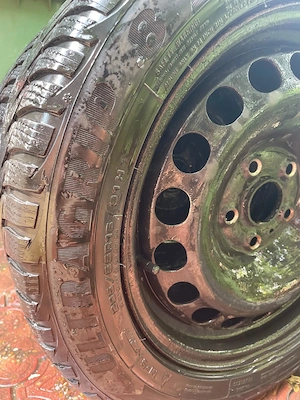 Set 4 roți / jante oțel cu anvelope iarnă 205/55 R16 VW Passat B6
