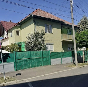 Închiriez 1 camera, 1 bucătărie și 1 baie la casă