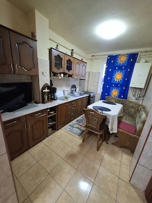 Vând apartament cu 2 camere confort 1 decomandat  - imagine 3