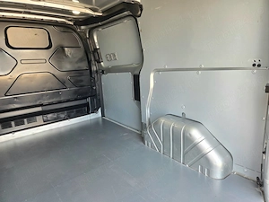 Ford Transit Custom L1H1 Cutie Automată - imagine 13