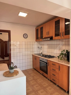 Apartament 3 camere, 69 mp, decomandat - imagine 2