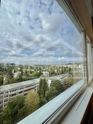 Apartament cu 3 camere, 70 mp, decomandat, Zona Fortuna - imagine 7