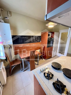 Apartament cu 3 camere, 70 mp, decomandat, Zona Fortuna - imagine 4