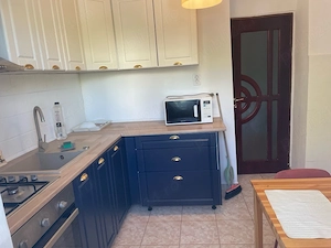 Proprietar închiriez 3 camere decomandate|etaj1|cetrala proprie|2 bai |renovat recent|zona Girocului