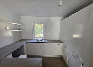 Vila cu piscina - Pipera - 5 camere - 3 bai - 218mp - 800mp teren - imagine 11