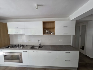Vila cu piscina - Pipera - 5 camere - 3 bai - 218mp - 800mp teren - imagine 9