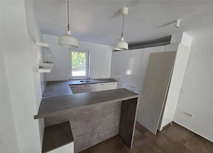 Vila cu piscina - Pipera - 5 camere - 3 bai - 218mp - 800mp teren - imagine 10