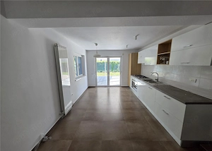 Vila cu piscina - Pipera - 5 camere - 3 bai - 218mp - 800mp teren - imagine 8