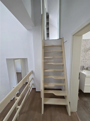 Vila cu piscina - Pipera - 5 camere - 3 bai - 218mp - 800mp teren - imagine 20